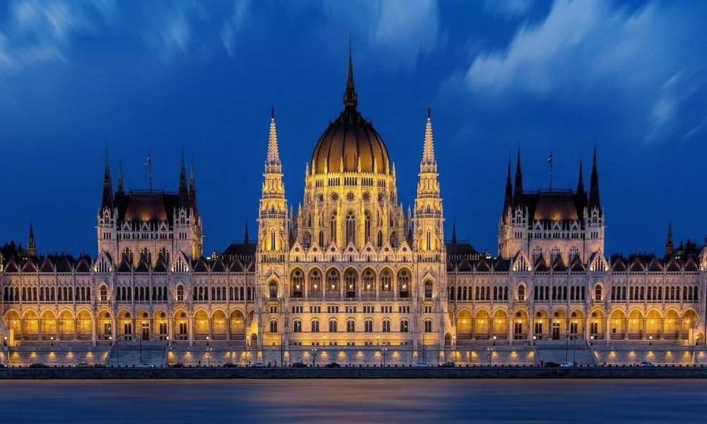 Budapeszt parlament wycieczka szkolna