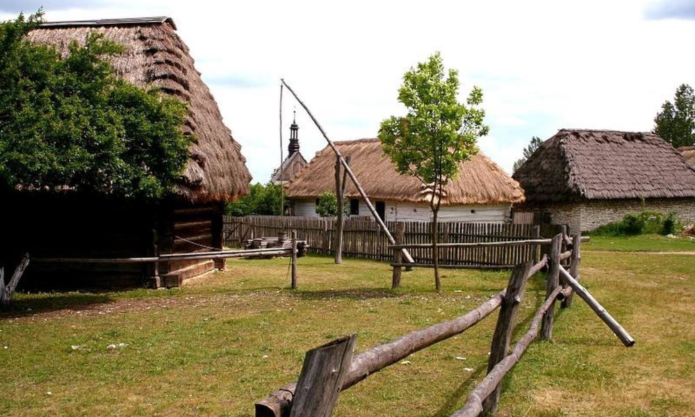Skansen Tokarnia wycieczka szkolna